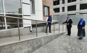 «Партийный десант» проверил доступность учреждений в Чечне