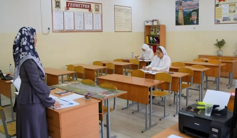 В проект «Педагогический десант 400» вошли 169 учителей