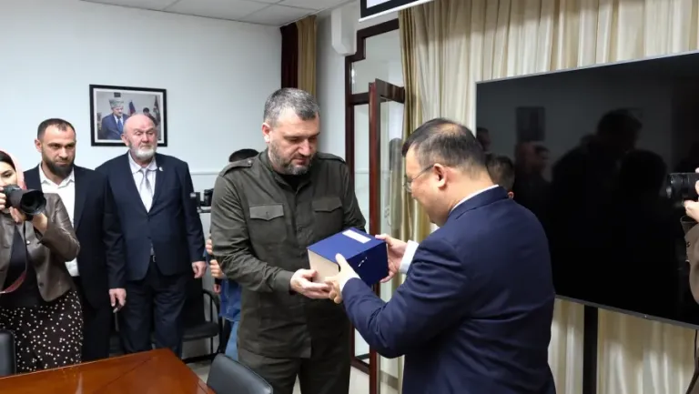 Делегация из Китая изучает традиции Чечни до 28 октября