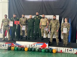 Бойцы полка «Север-АХМАТ» взяли четыре золота по гиревому спорту