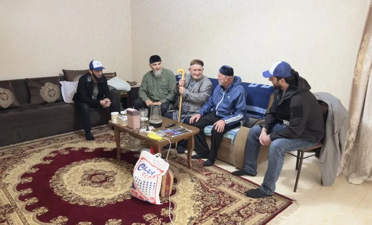 В Курчалоевском районе навестили семьи репрессированных