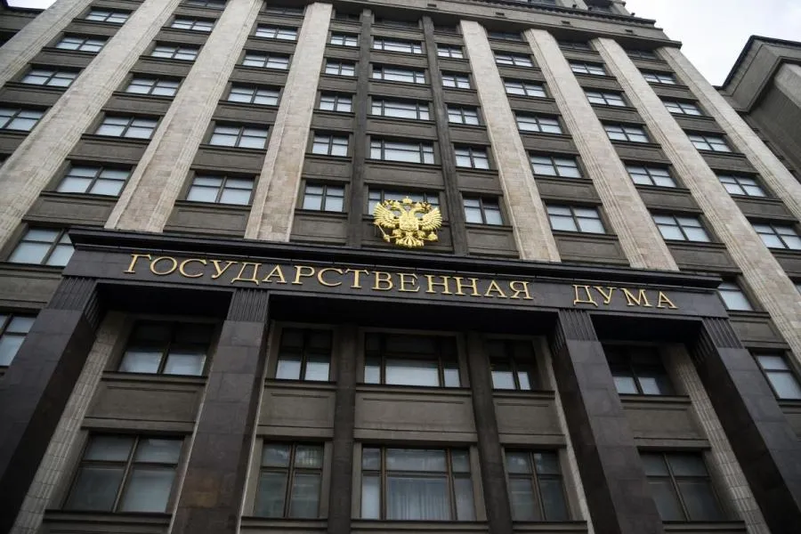 Бюджет РФ направят на соцвыплаты и обновление школ и транспорта